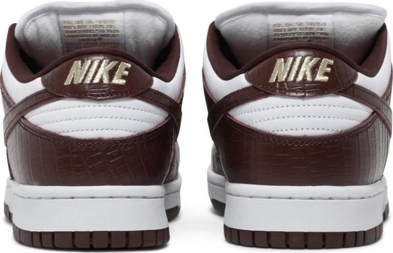 Tênis Nike Supreme x Dunk Low OG SB QS 'Barkroot Brown'